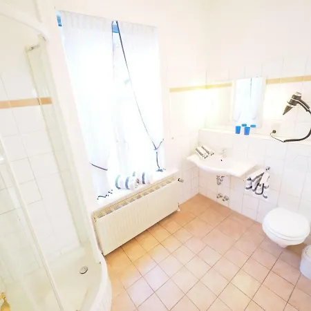Strandnah-gelegen-neptun-app-4-mit-kamin